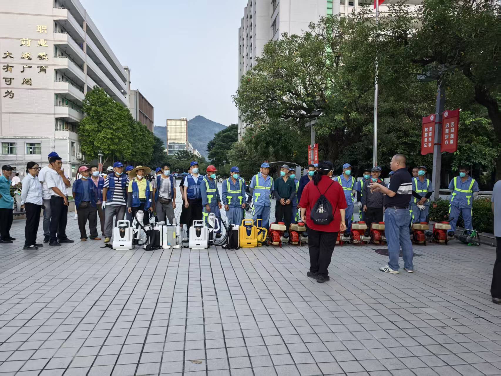 灭蚊消杀团队.jpg